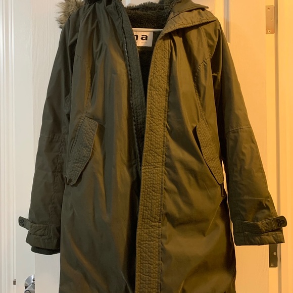 Aritzia TNA Summit Parka - Picture 3 of 5